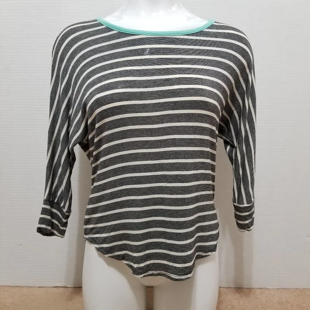 Pink Rose top XS striped dolman 3/4 sleeve curved hem stretch - Picture 1 of 10